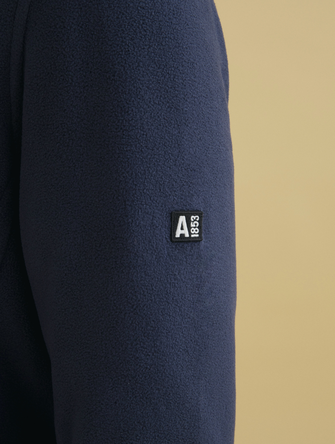 AIW22MFLE016