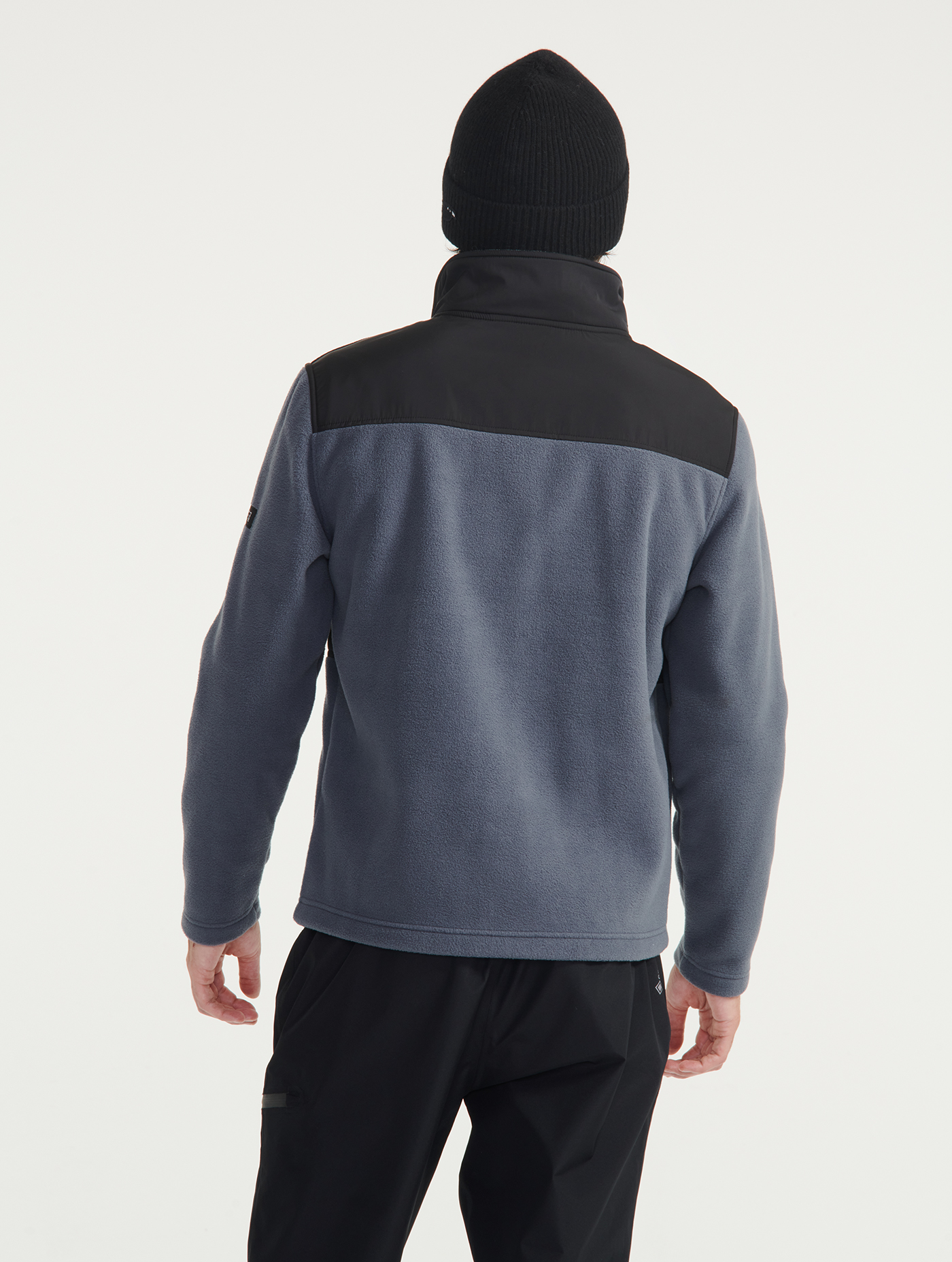 AIW23MFLE002