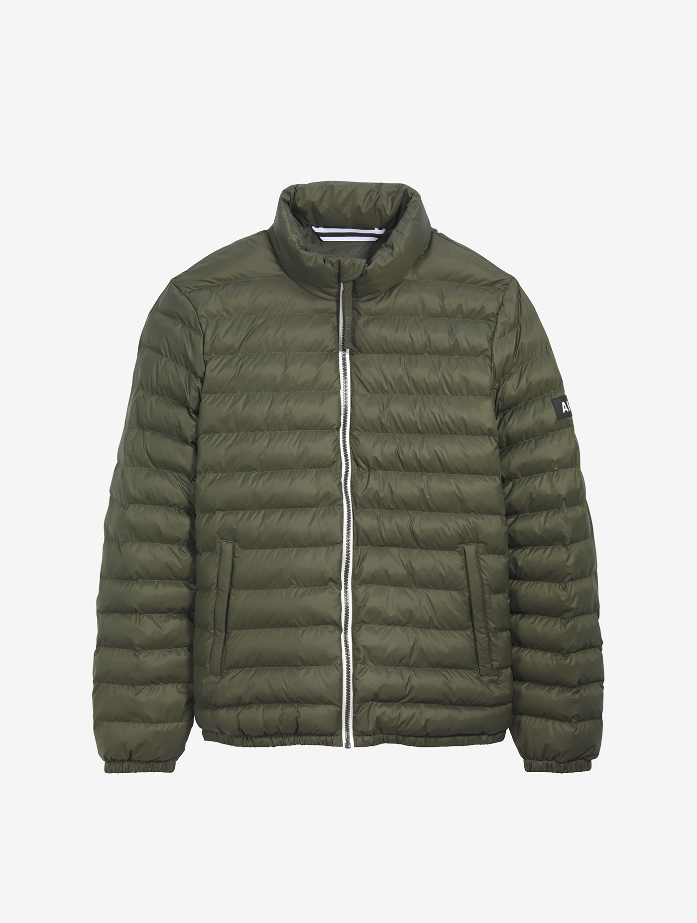 AIW23MOUI001