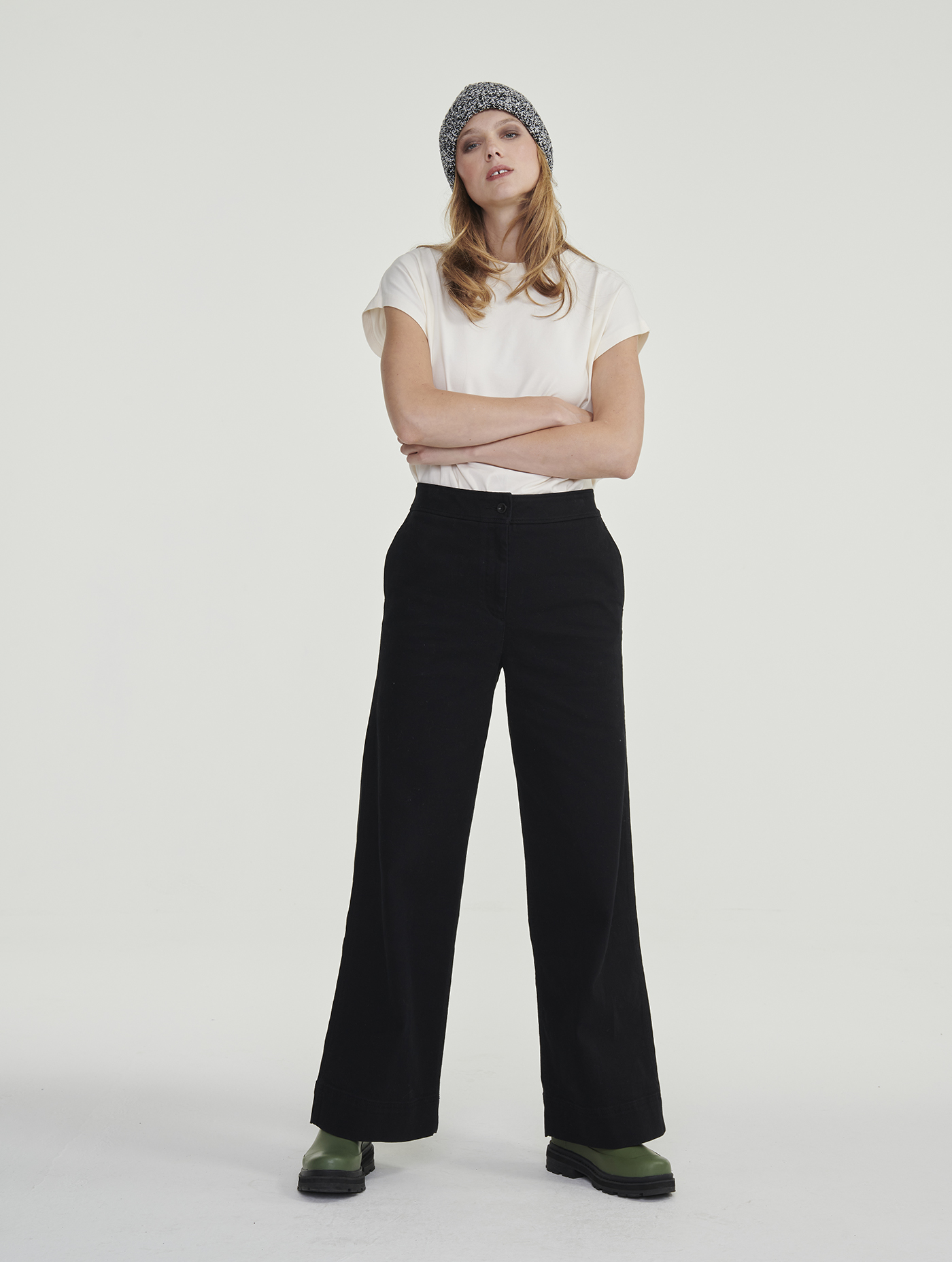 Pantalon &eacute;vas&eacute;e taille haute en twill coton