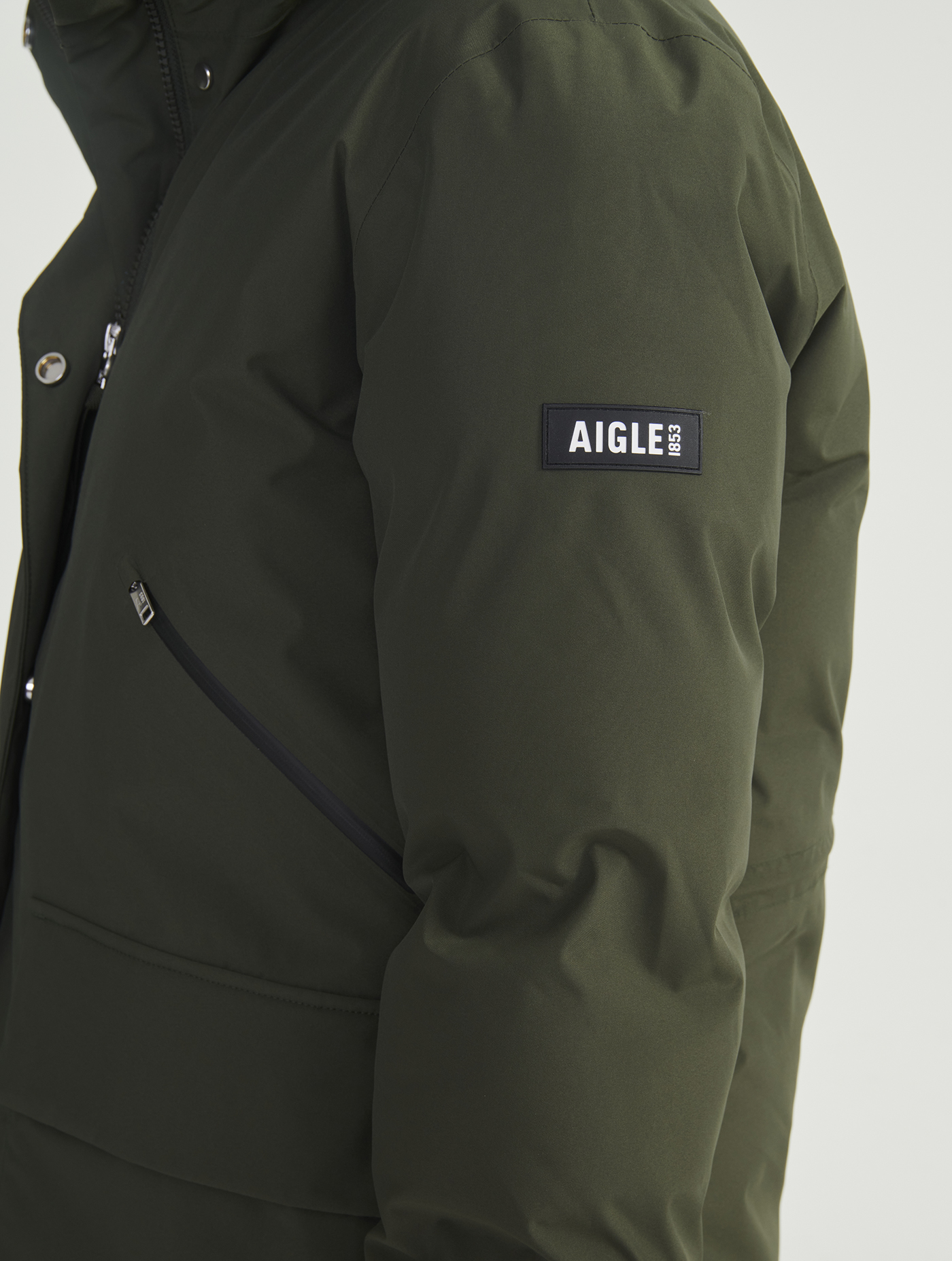 AIW23WOUI016