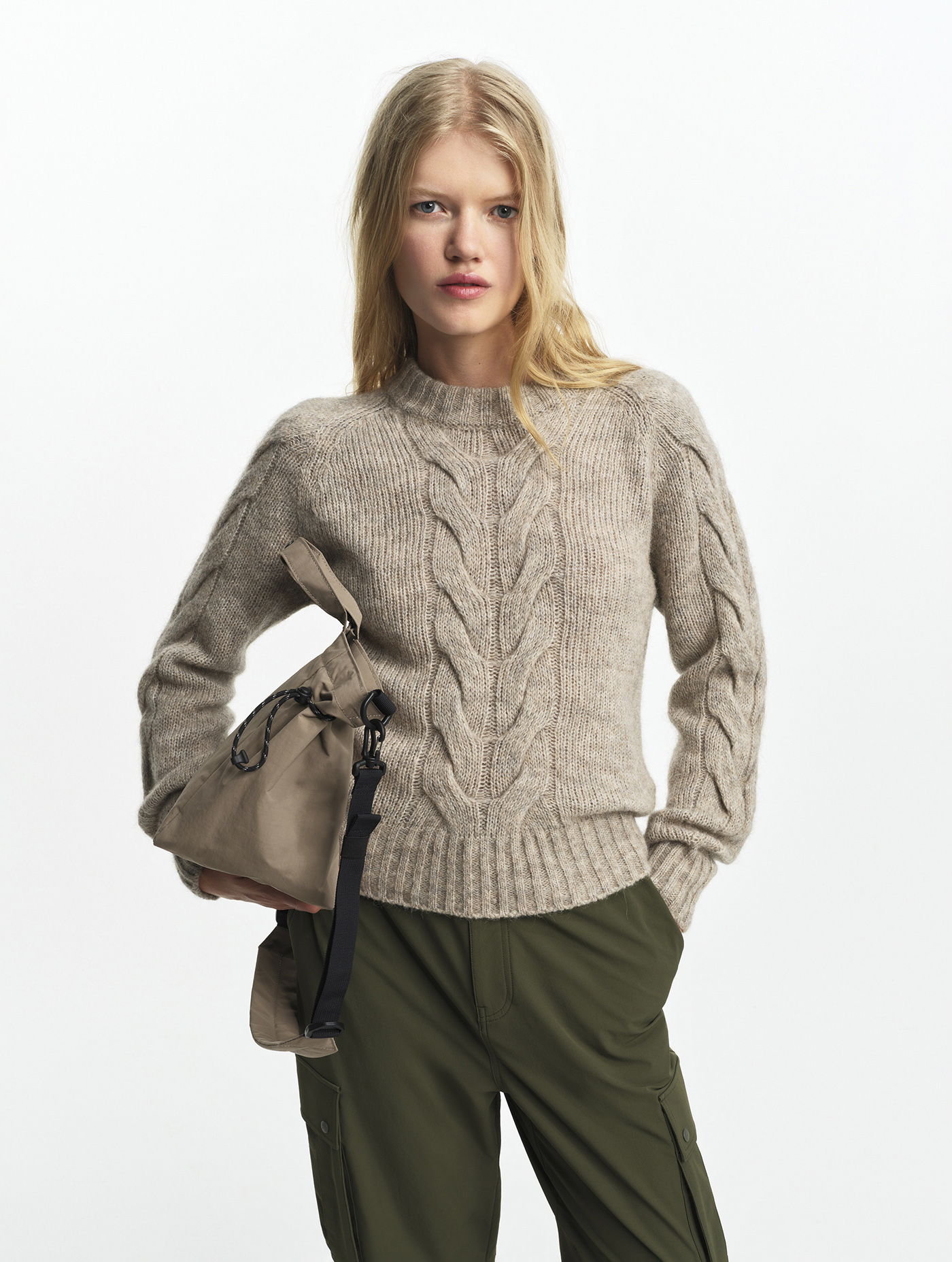 AIW25WKNI004